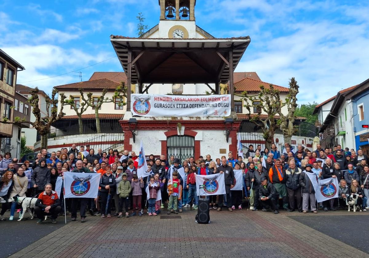 Vecinos de Trapagaran convocan una protesta contra el parque eólico