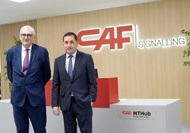 Xabier Sagredo visita CAF para conocer su trabajo en movilidad sostenible