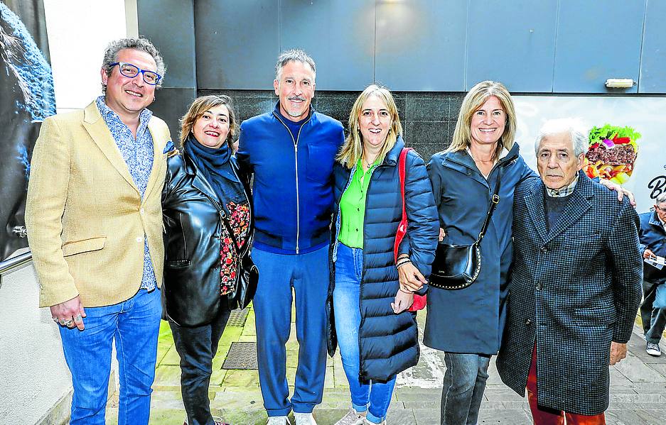 David Lagostena, Rocío Hernaz, Ricardo Martín, Idatze Bilbao, Nora Vázquez y Jesús Martín.