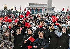 Jóvenes chinos, durante una concentración en Pekín.