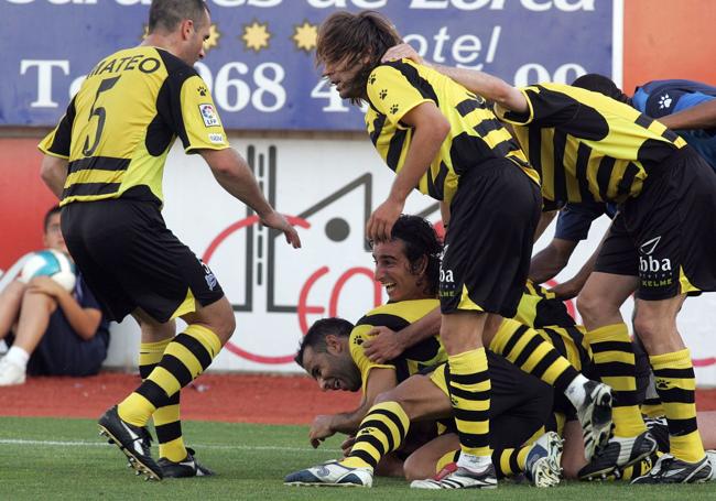 El equipo celebra el gol de Casar que supuso la salvación en Lorca