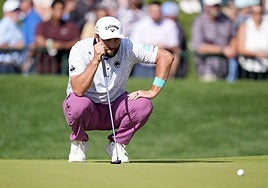 El de Barrika lee la caída de uno de los greenes.