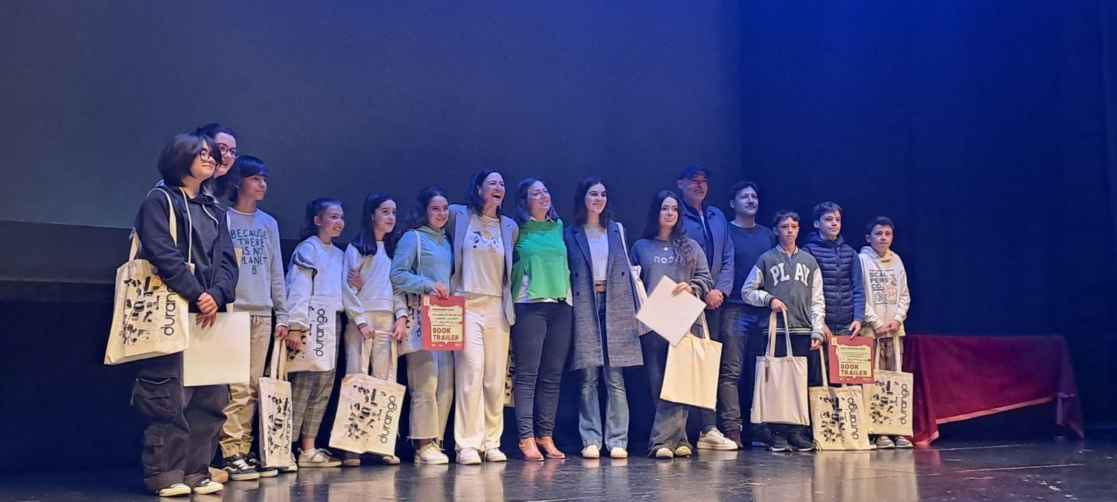 Más de 600 jóvenes participan en el concurso de literatura de Durango