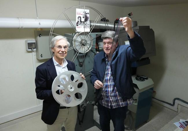 Oskar Fernández y Manu Gómez en la Escuela de Música Andrés Isasi de Las Arenas, antiguo Cine Social.