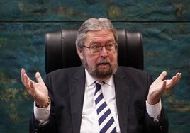El Ararteko Manuel Lezertua.