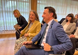 Marisol Garmendia y Mikel Torres, en una jornada sobre el Reglamento de Extranjería