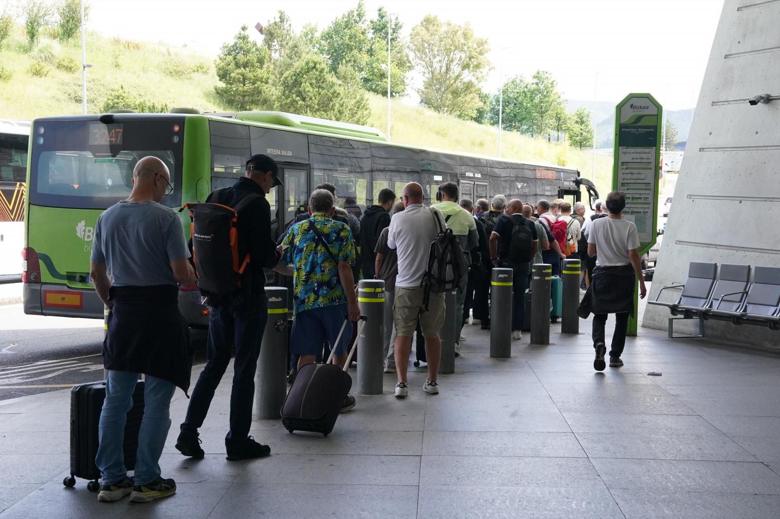 El desembarco inglés en el aeropuerto de Bilbao