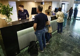 Aficionados británicos recalan en los hoteles de Vitoria.
