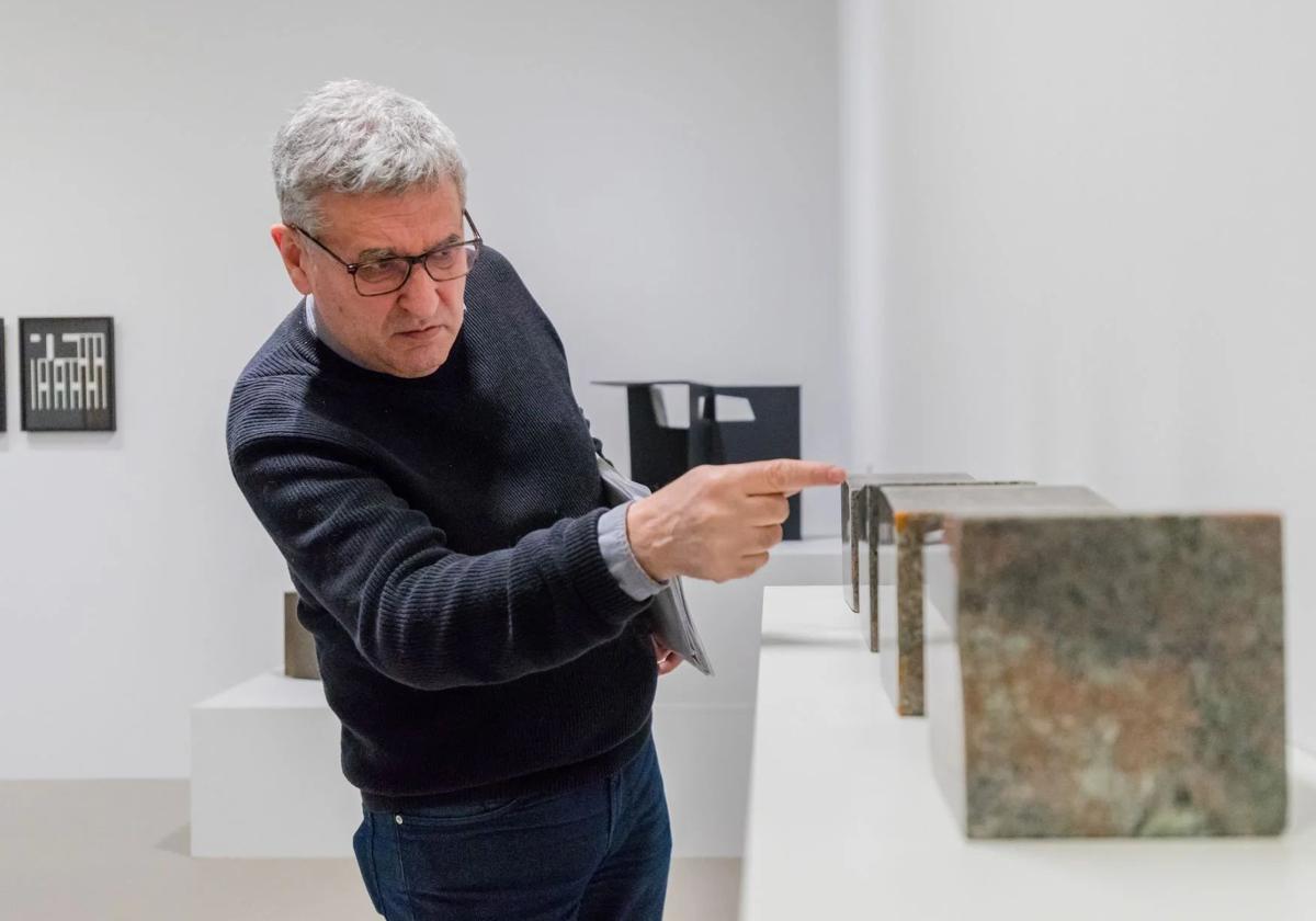 Fernando Golvano guiará la visita por las piezas expuestas de Asins, Oteiza y Palazuelo.