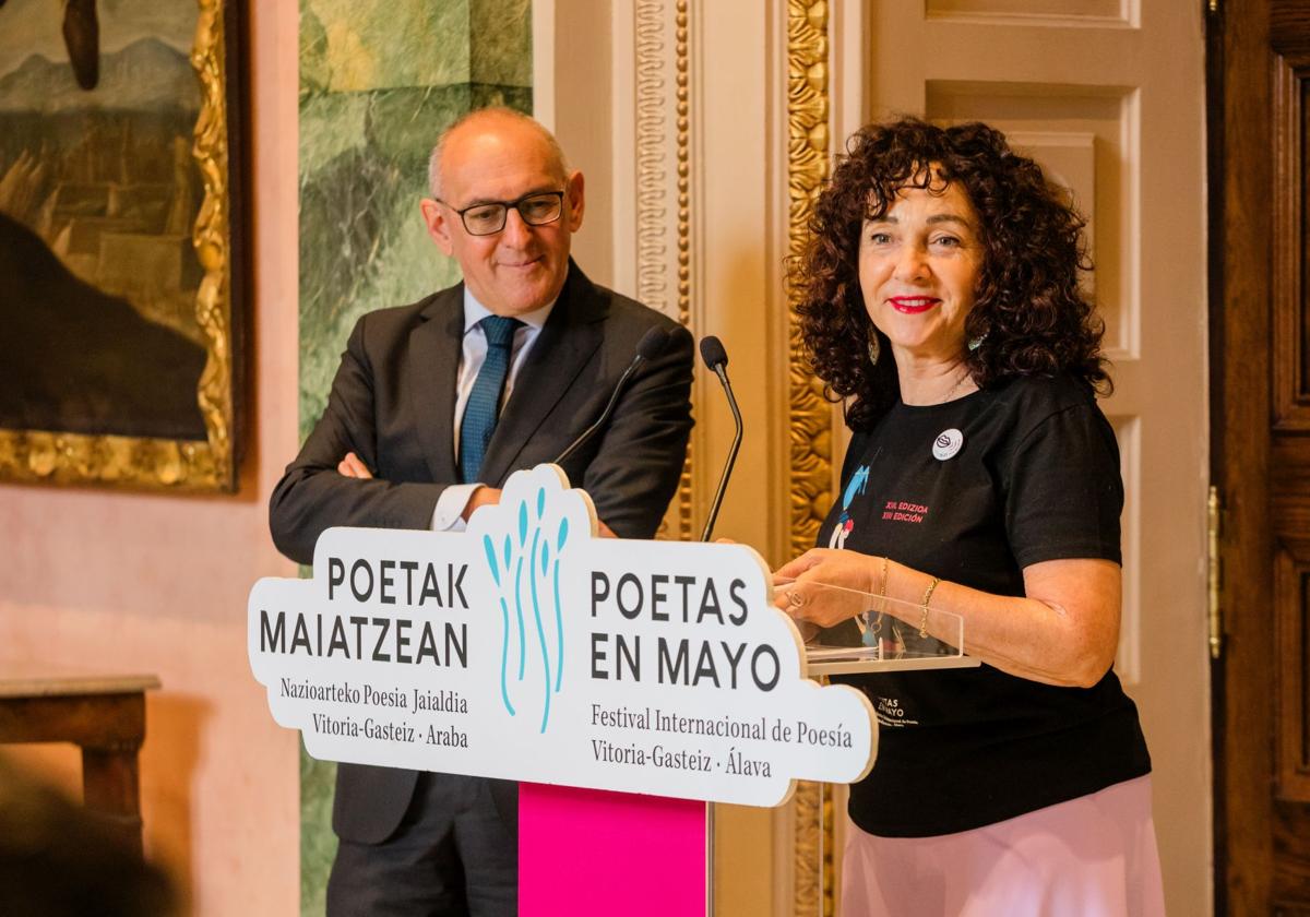 El Gobierno foral aparca la política y recita con Poetas en Mayo