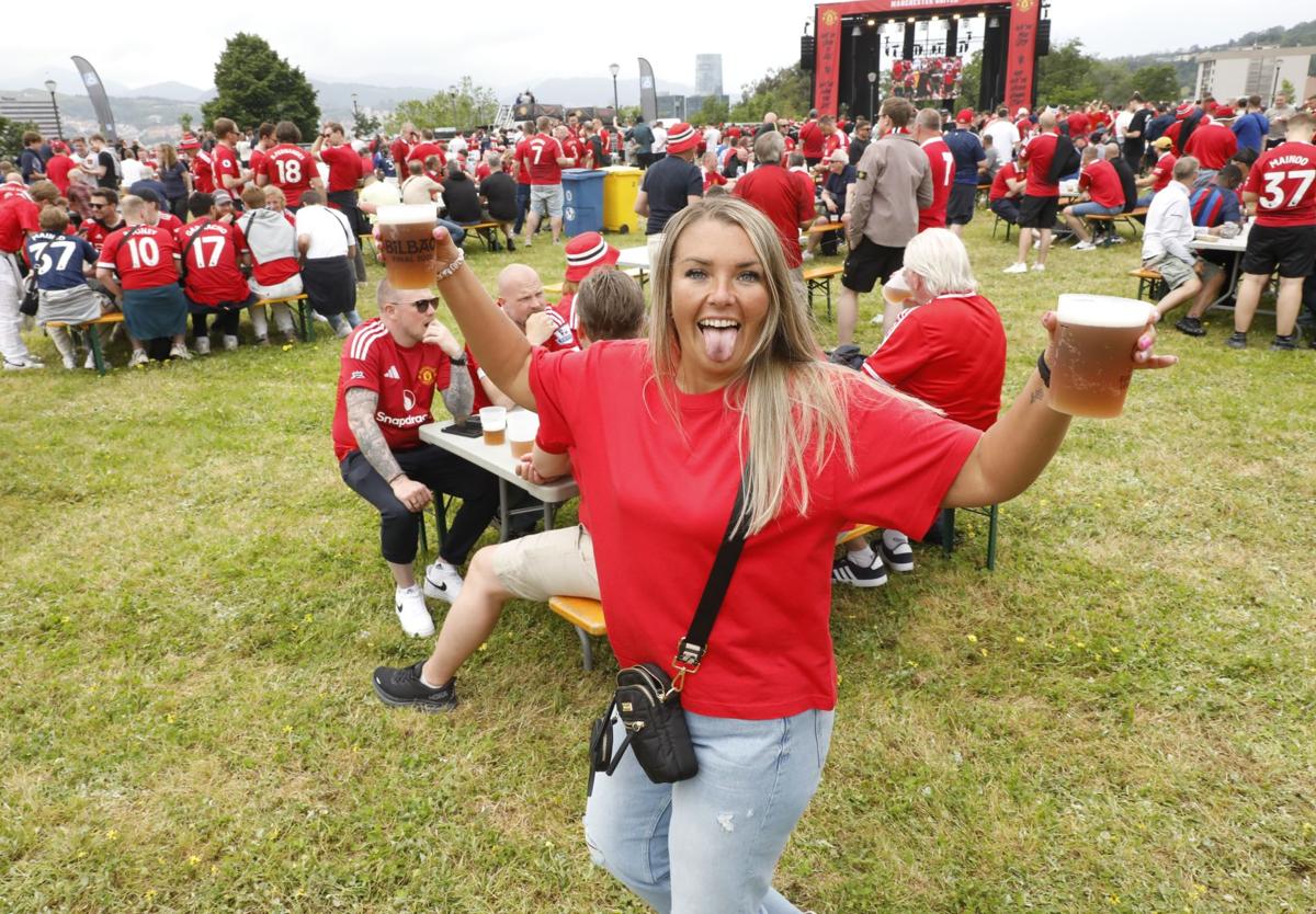 La afición de United se cita en la 'fan zone' de Etxebarria