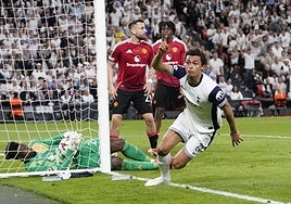 Brennan Johnson marcó el único gol del partido con la colaboración del refensa del United Shaw