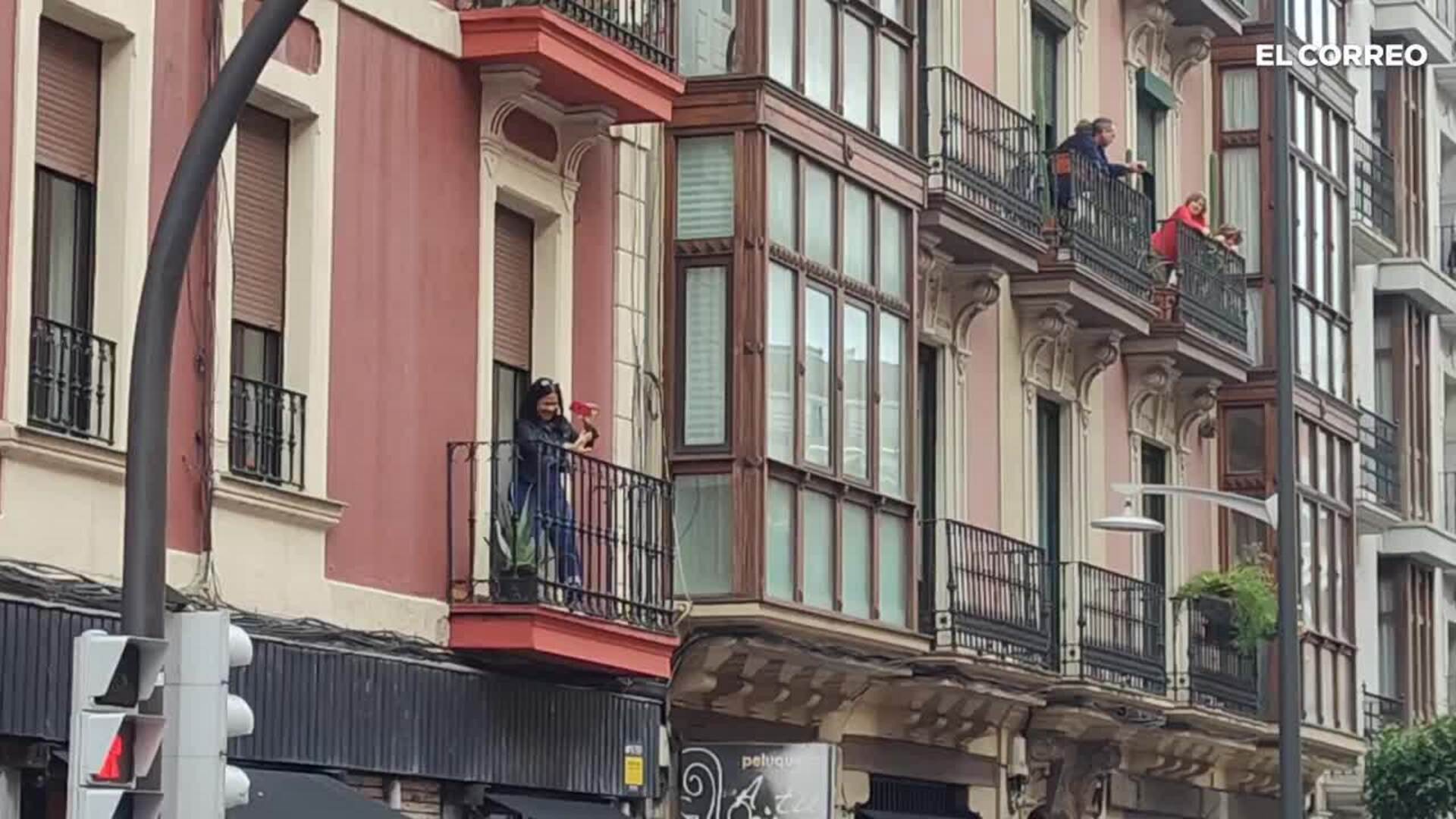 Los aficionados del Tottenham se concentran en la calle Gordoniz | El ...