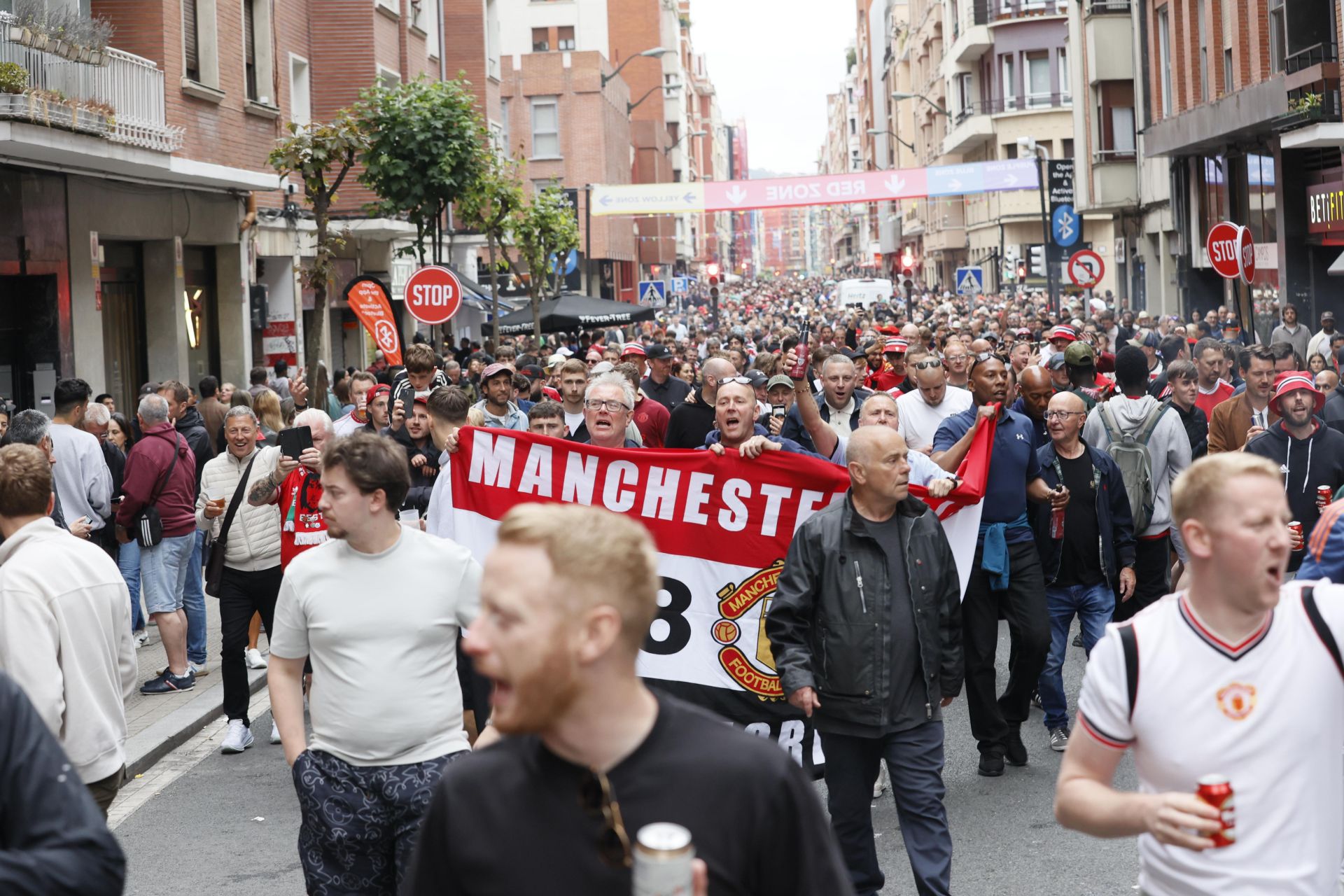 El acceso de los aficionados británicos a San Mamés