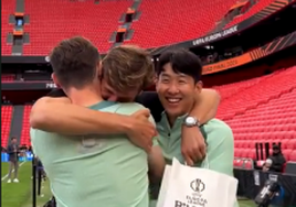 Fernando Llorente y el emotivo abrazo con sus amigos del Tottenham: «Vivimos muchas cosas juntos»