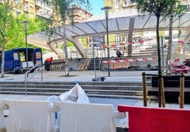 Avanzan las obras de reforma en la plaza Josu Murueta, en el barrio erandiotarra de Astrabudua.