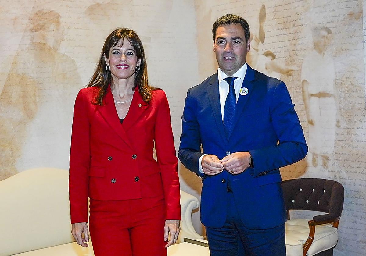 Imanol Pradales y Maider Etxebarria sellan el acuerdo del nuevo canon.