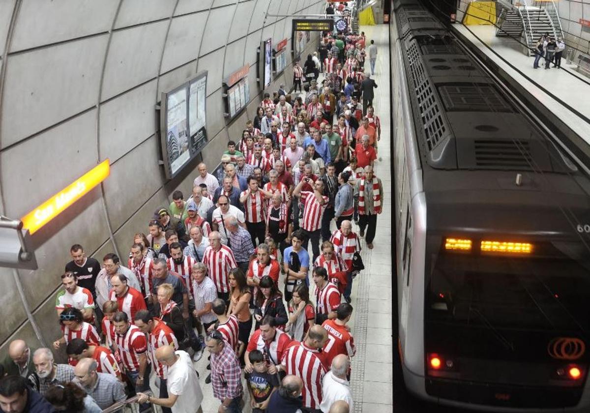 El metro alargará su servicio el domingo con motivo de la despedida de Óscar de Marcos