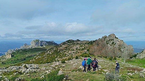 Rescatan a una montañera accidentada en la Peña Artesilla de la Sierra de Toloño