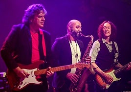 El líder Ángel Miguel, el saxo armenio y Dany León.