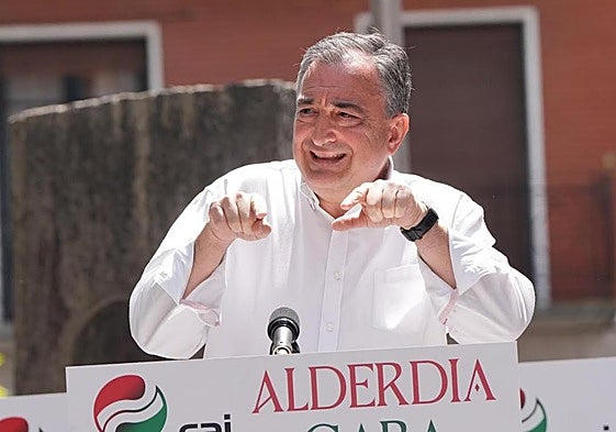 Esteban defiende el pacto con el PSE e insiste en integrar a los migrantes «a través del trabajo»