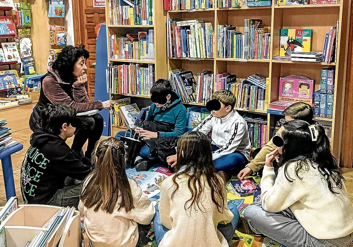 El club lleva funcionando desde hace, más o menos, un año y medio.