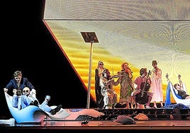 Escena del montaje de Calixto Bieito que acoge el Liceu de Barcelona, con dirección musical de William Christie y la Orquesta Sinfónica del Liceu.