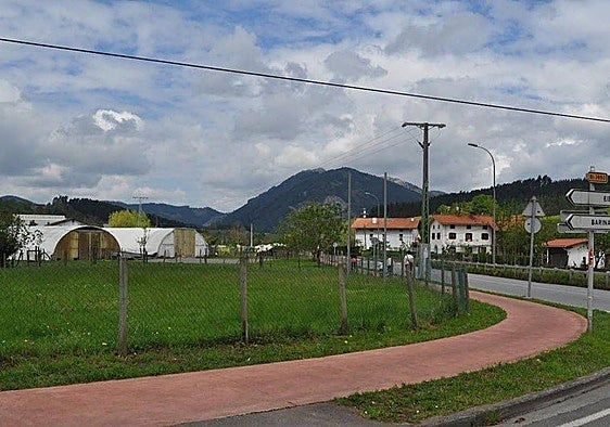 Imagen de parte del actual bidegorri que cruza Etxebarria.