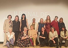 Rosi Puelles Larrauri, Esther Pérez Vaquero, Adara San Martín, Filomena Abrantes, Charo Pérez, Ane Amado, Esther López de Munain y Elena Albarrán González. Abajo: Edurne Maiona, Olga Guinea, Mila Manzanal Lastra, Mónica Sánz de Villaverde, Mitas Rozados y Susana Escalante Lojo.