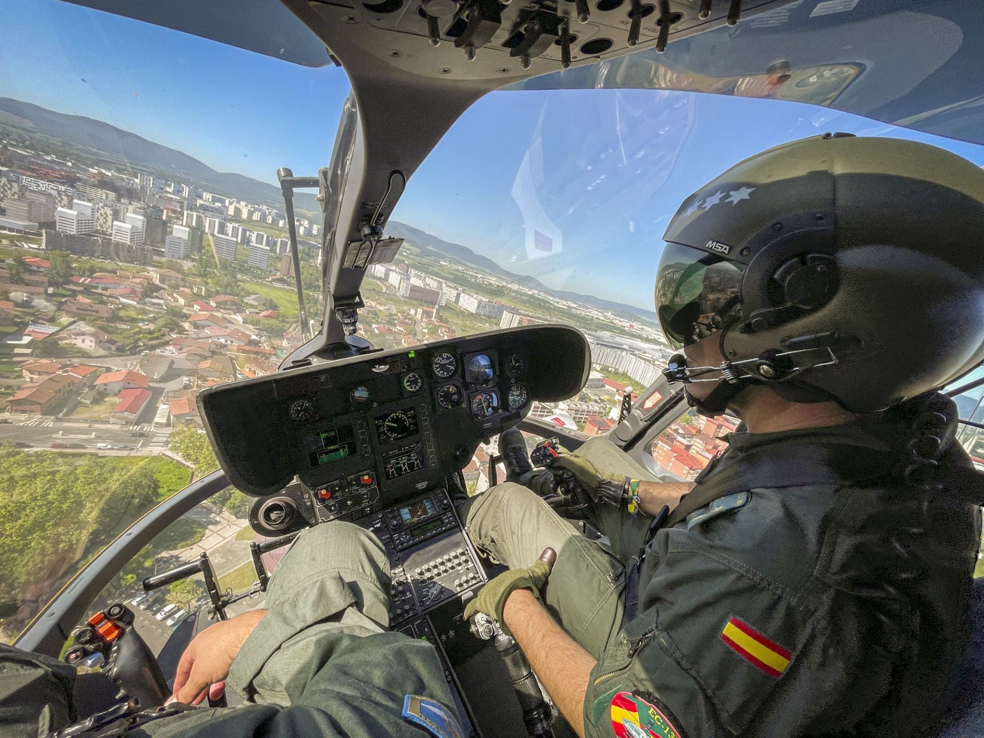 El &#039;águila&#039; de la Guardia Civil que salva vidas y rastrea el crimen desde Álava