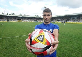 Pablo Santiago, extremo del Barakaldo, maneja varias ofertas de equipos de Segunda División.