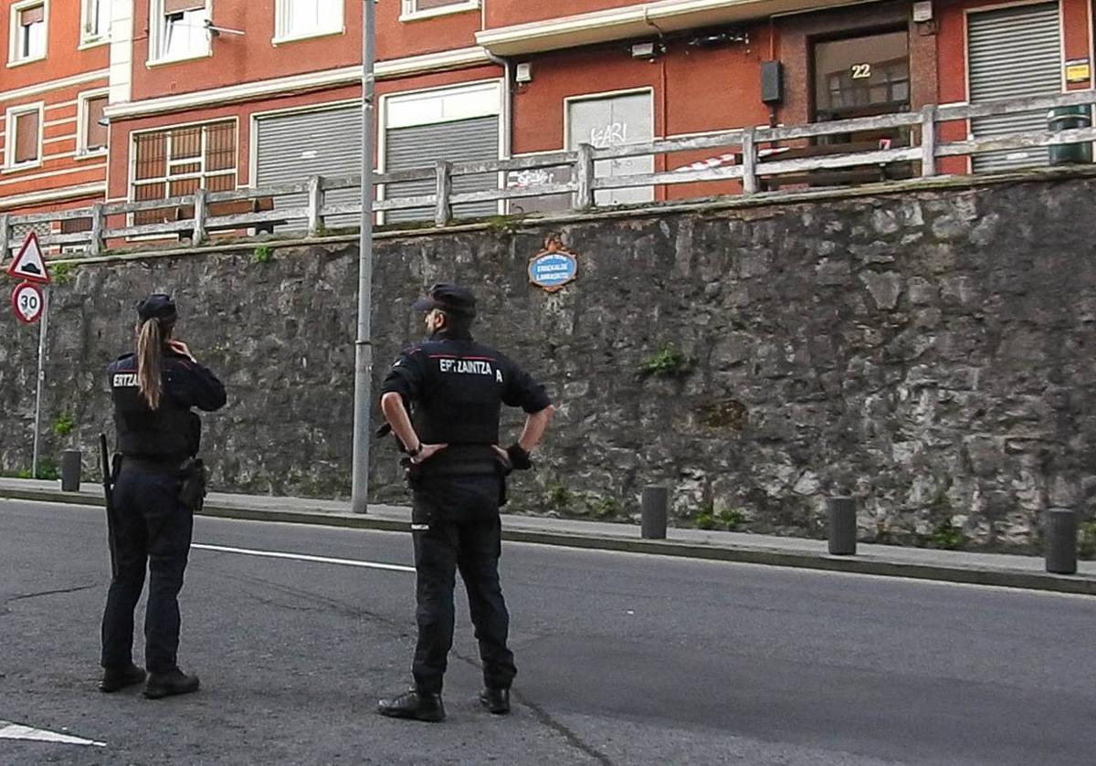 Mata a su hija de 13 años y se suicida tras intentar agredir a su mujer en Bilbao