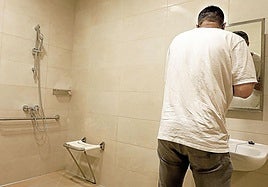 Se han reformado y ampliado los vestuarios y duchas del Servicio de Atención Diurna Estrada.