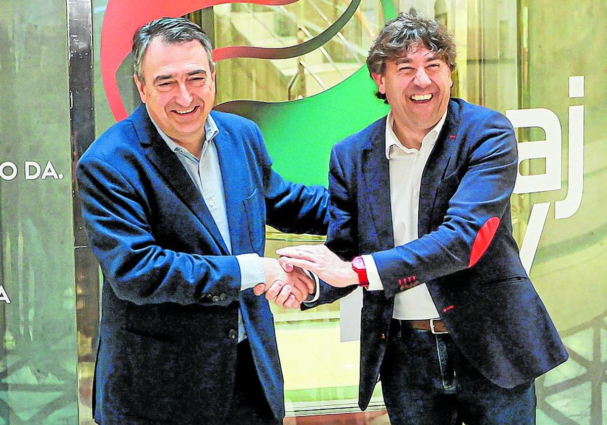 El PNV busca un acuerdo con el PSE para blindar la exigencia del euskera en las OPE