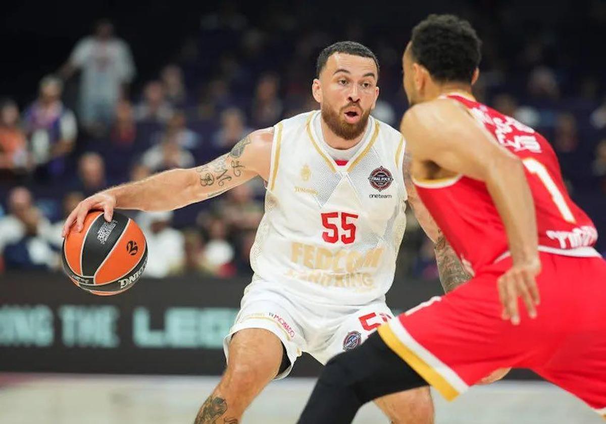 El Mónaco aparta a Mike James por incumplir «el código interno»