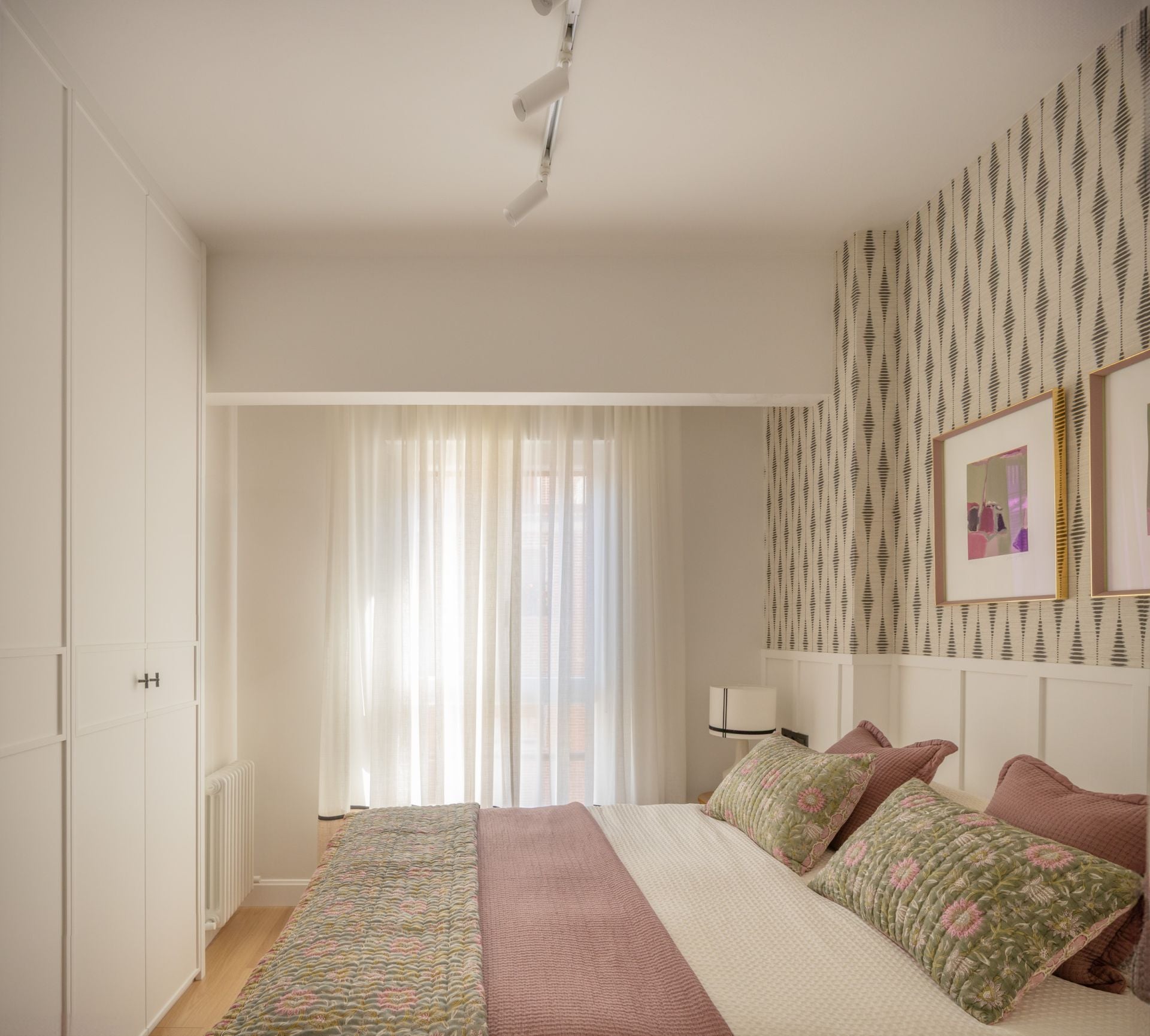 Antes y después: de piso oscuro a hogar luminoso para una madre y su hija en el centro de Bilbao
