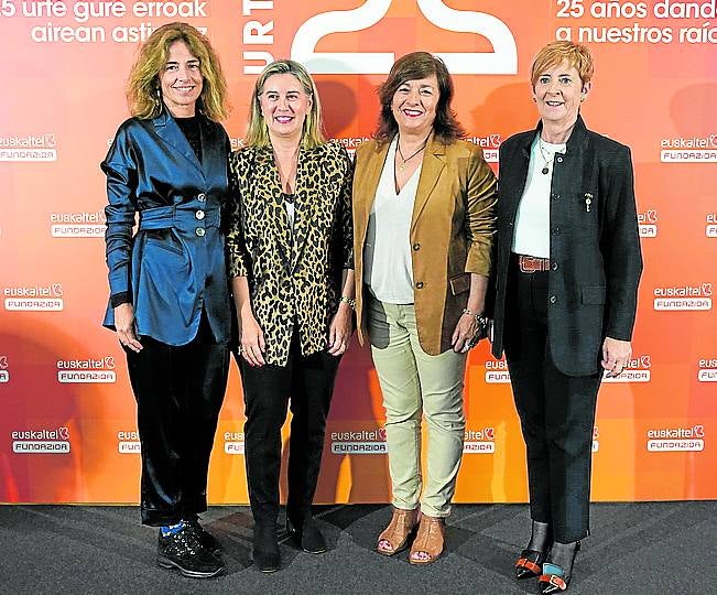 María Ortiz de Latierro, Irma Basterra, Itziar Epalza y Arantxa Tapia.