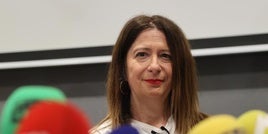 Leire Díez, durante su comparecencia ante los medios.