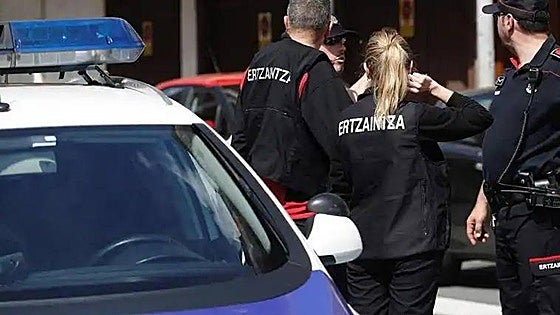 La Ertzaintza detiene a 850 reincidentes al año, sobre todo por robos con violencia e intimidación
