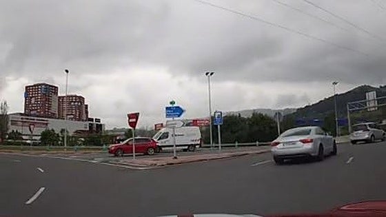 La «rotonda de la muerte», según una autoescuela de Bilbao