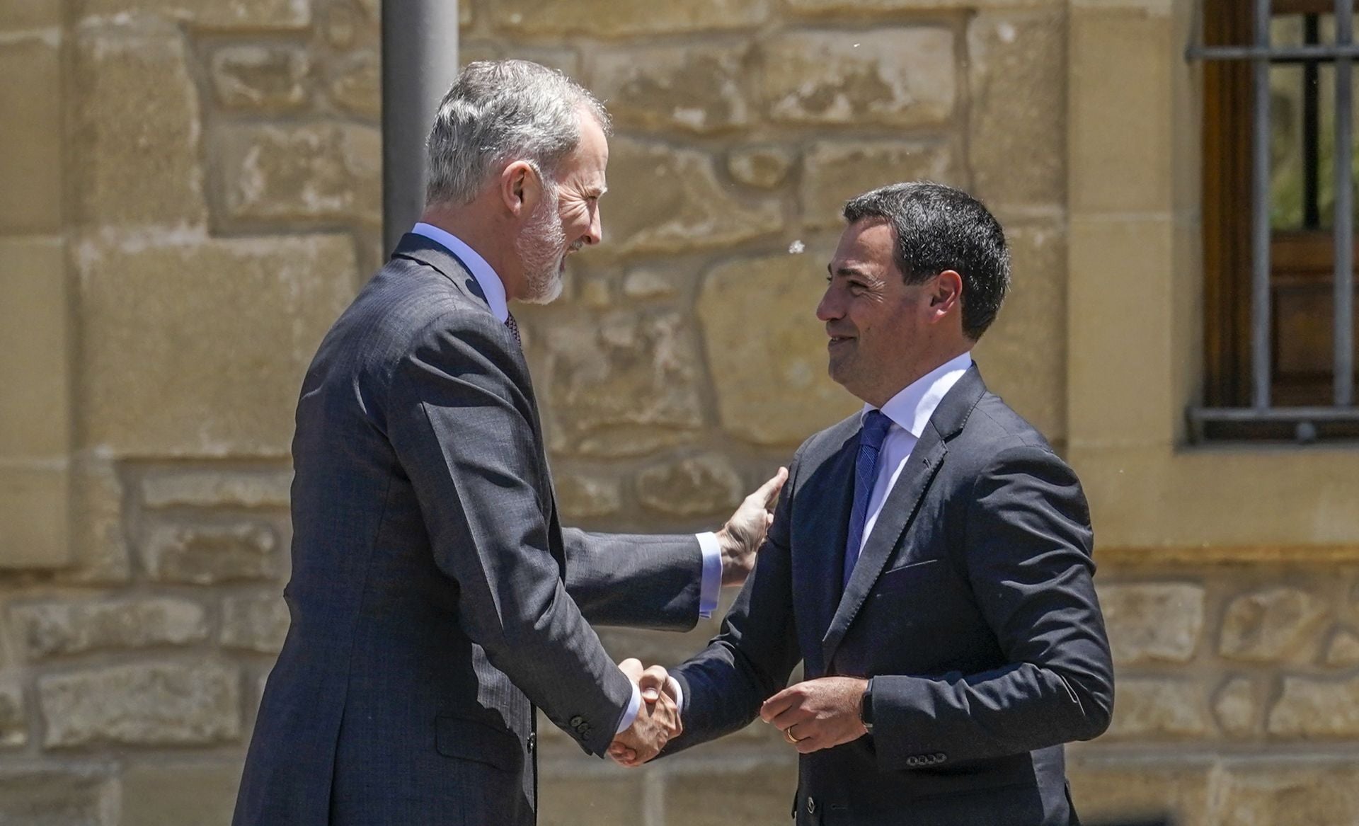 Las imágenes de la visita de Felipe VI a Elciego