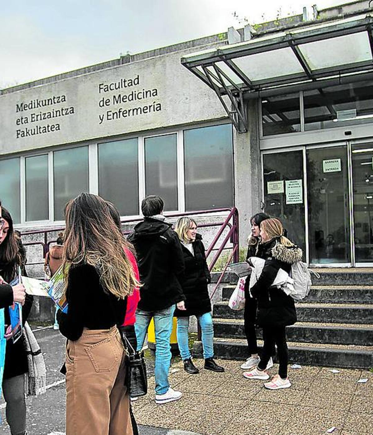 La UPV/EHU pide a Osakidetza que eleve la exigencia de euskera para paliar la falta de médicos docentes