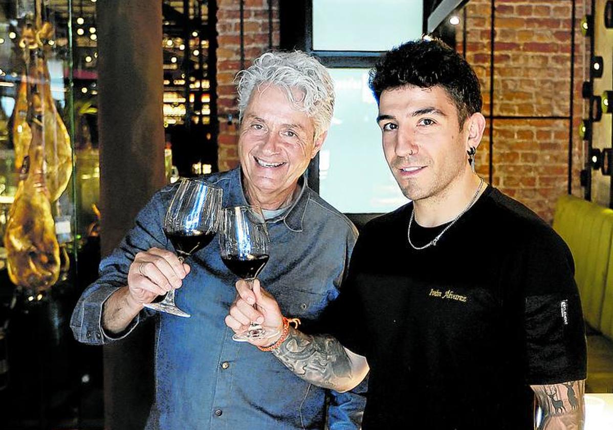 Fernando Canales, con Iván Alvarez, que llevará «a diario» el nuevo restaurante del Euskalduna.