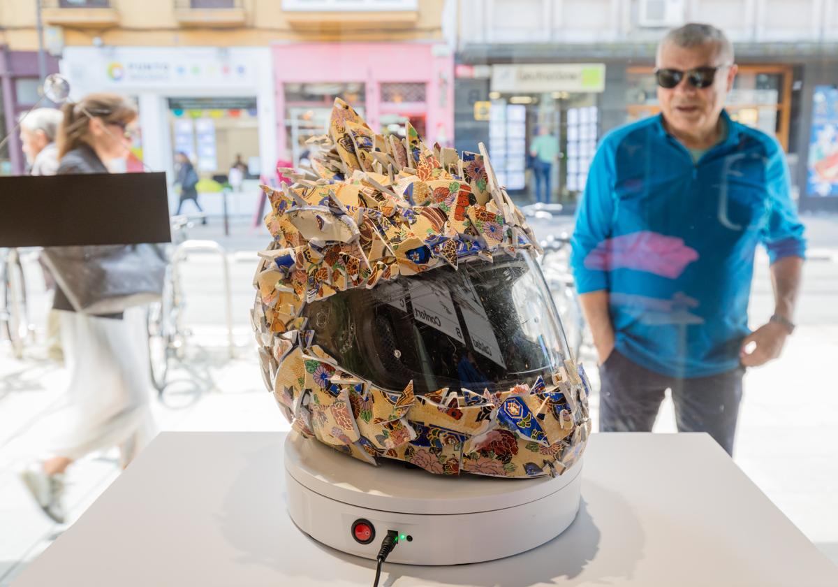La gran apuesta por el arte en los comercios del centro de Vitoria