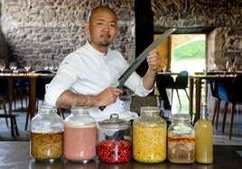 El universo japonés de Tetsuro Maeda en su caserío de Atxondo
