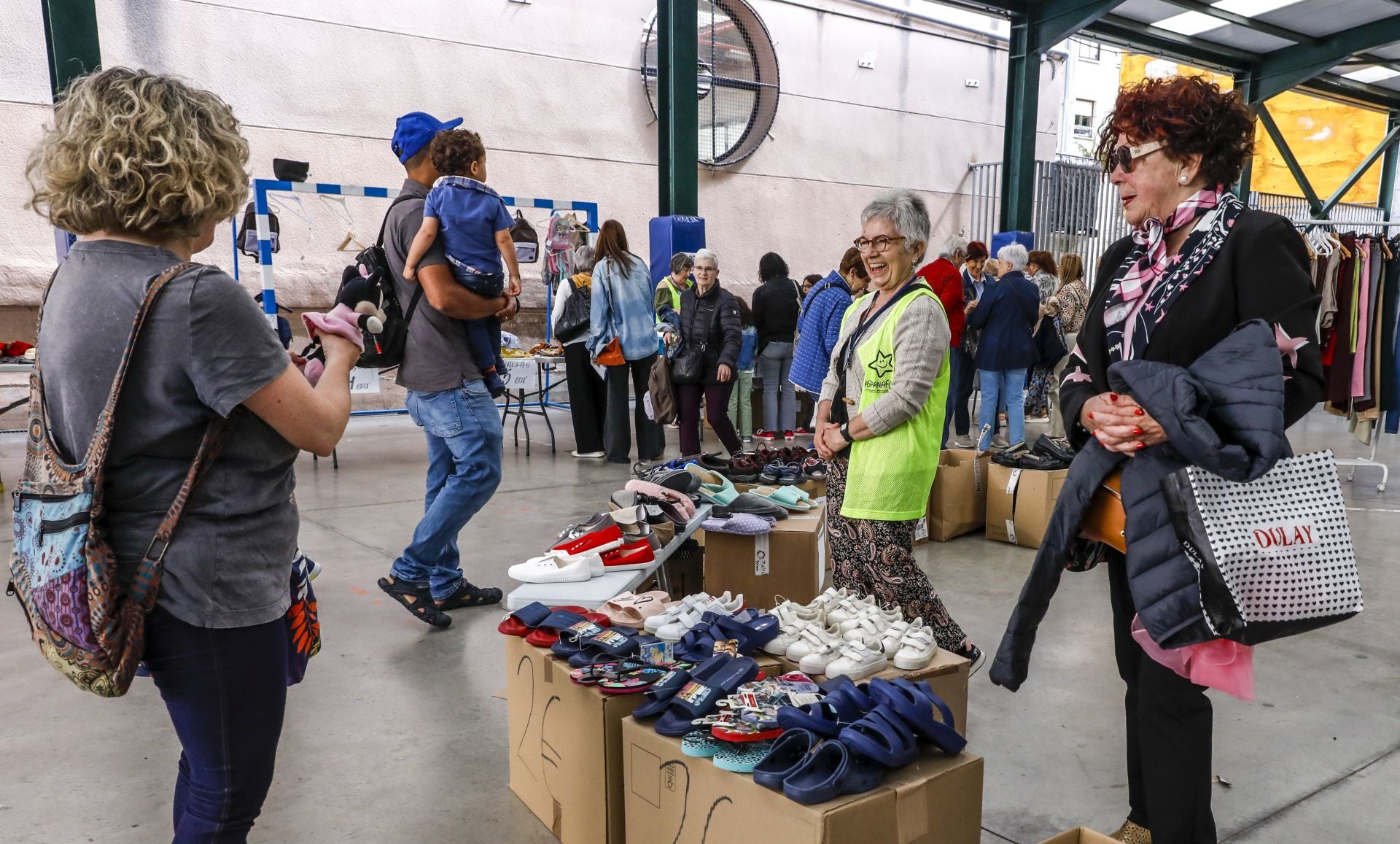Mercadillo solidario de Aspanafoa