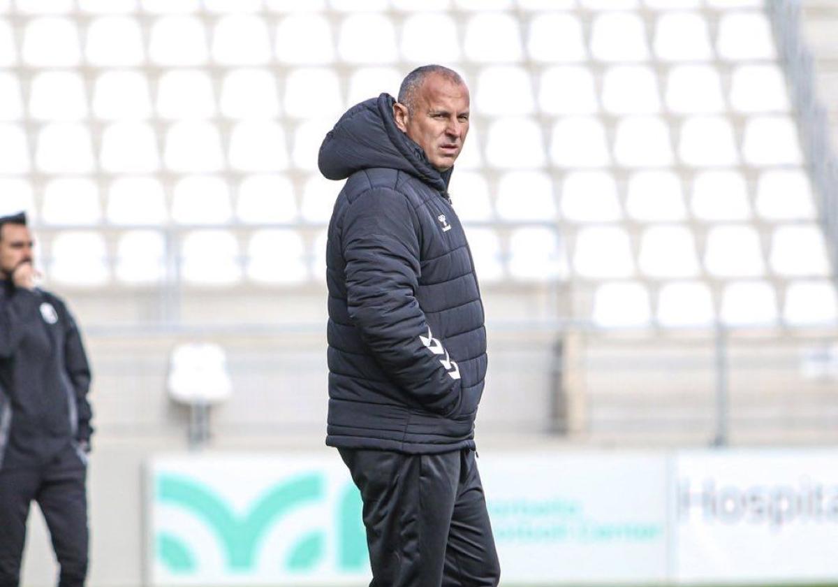 El Intercity encomienda el ascenso a Primera RFEF a Javi Moreno