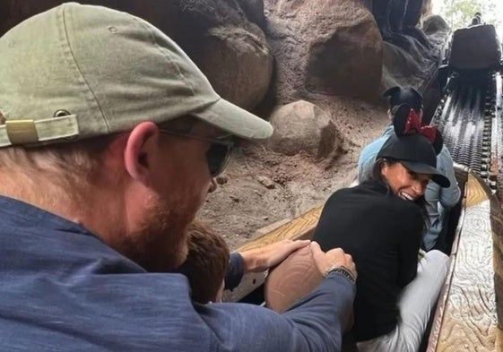 Meghan Markle y el príncipe Harry se llevan a toda la familia a Disneyland para celebrar el cumpleaños de Lilibet