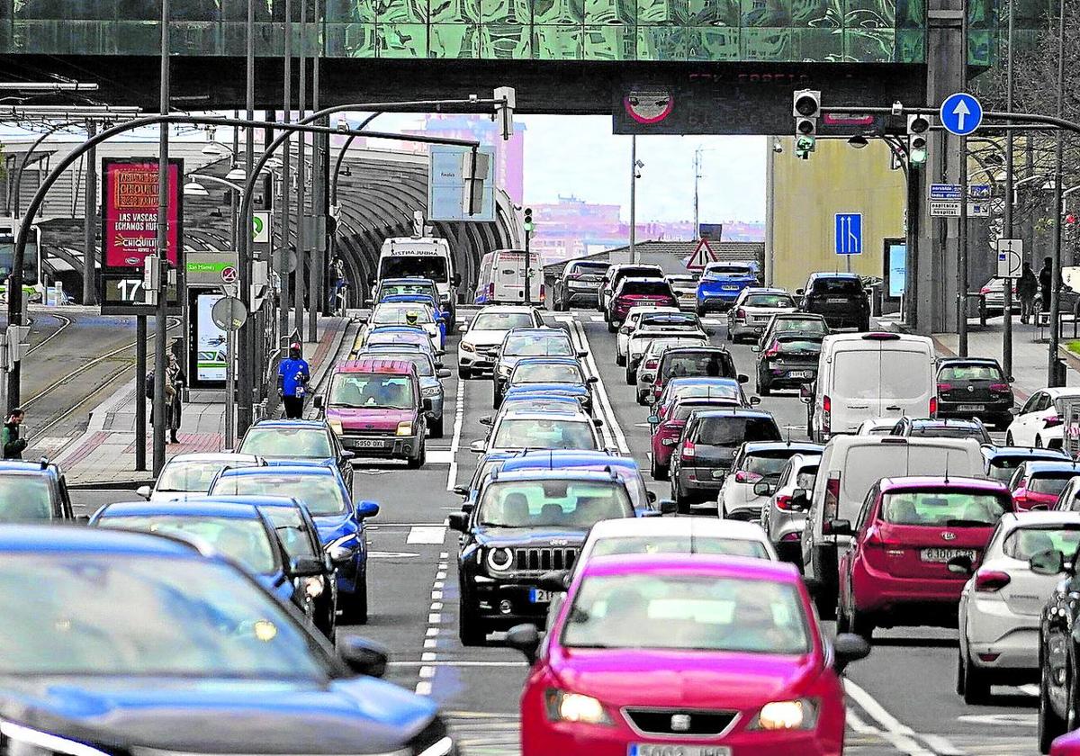 El centro de Bilbao se cierra el 16 de junio a los coches diésel de más de diez años