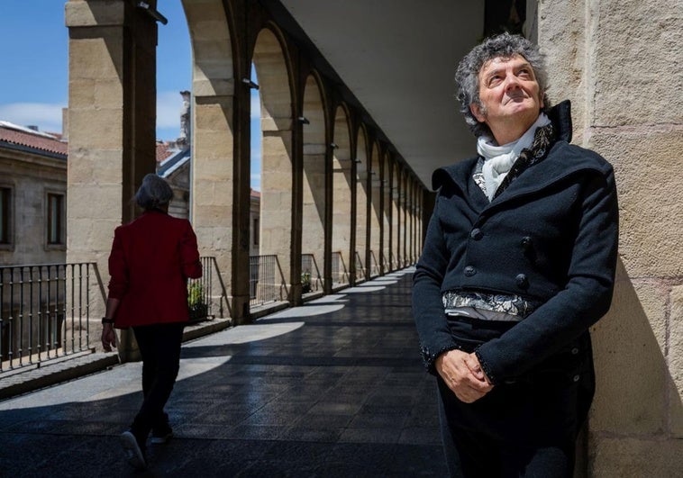 Monago reencarna a Olaguíbel en una pieza teatral que representa hoy en la iglesia de San Vicente.